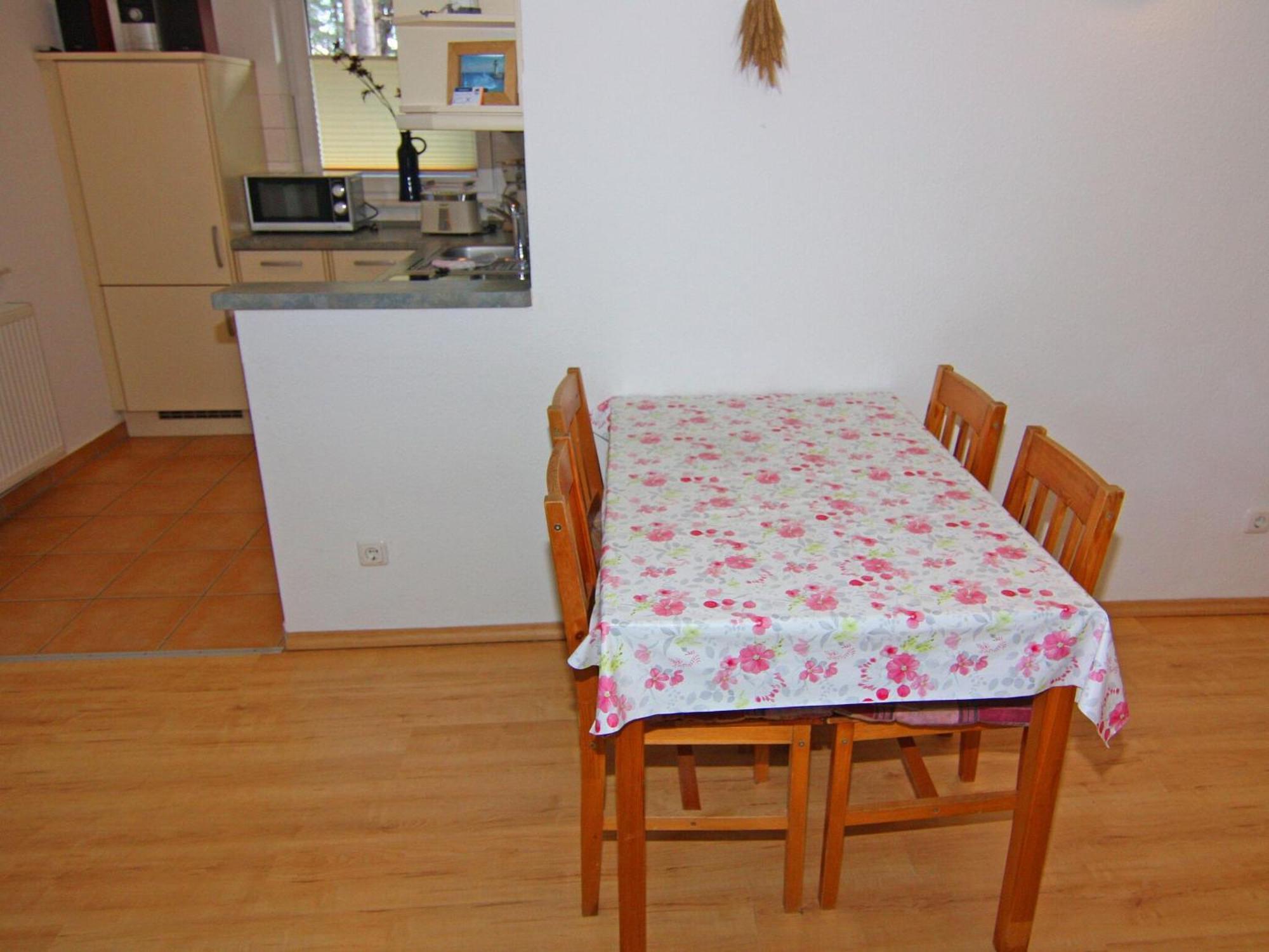 Inviting Holiday Home With Garden Trassenheide Bagian luar foto